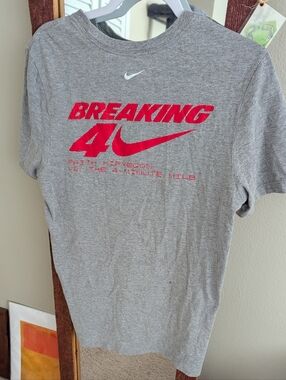 Nike Gray Short-Sleeve 'Breaking 4' Graphic Tee with Red Logo